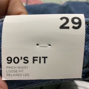High waisted 90s fit jeans. Brand new with tags! Size 29, same as 8.